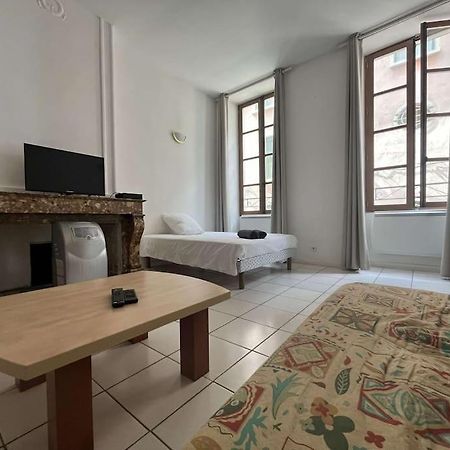 Le Monnai Apartment Ним Екстериор снимка