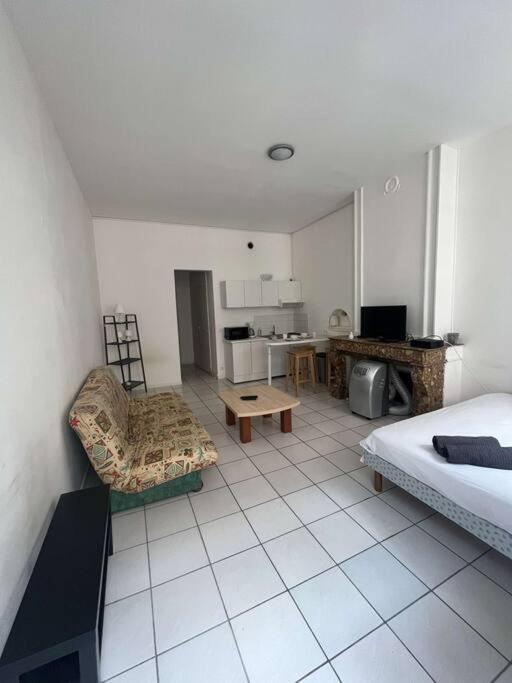 Le Monnai Apartment Ним Екстериор снимка